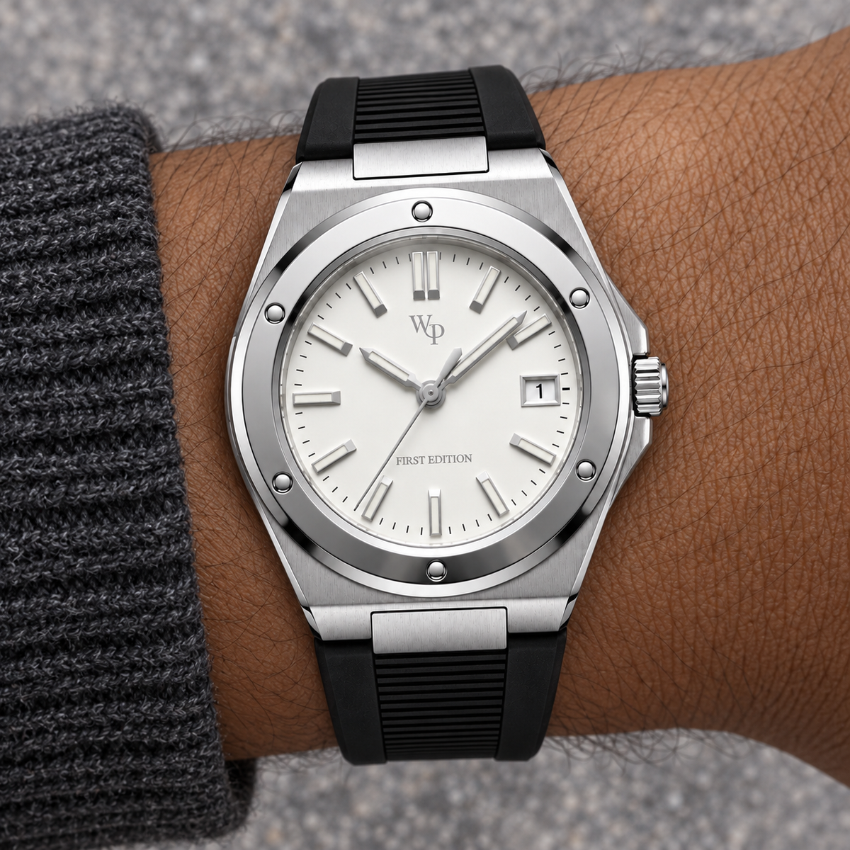 Facet 01 — Steel / White / Strap. Gallery view 4.