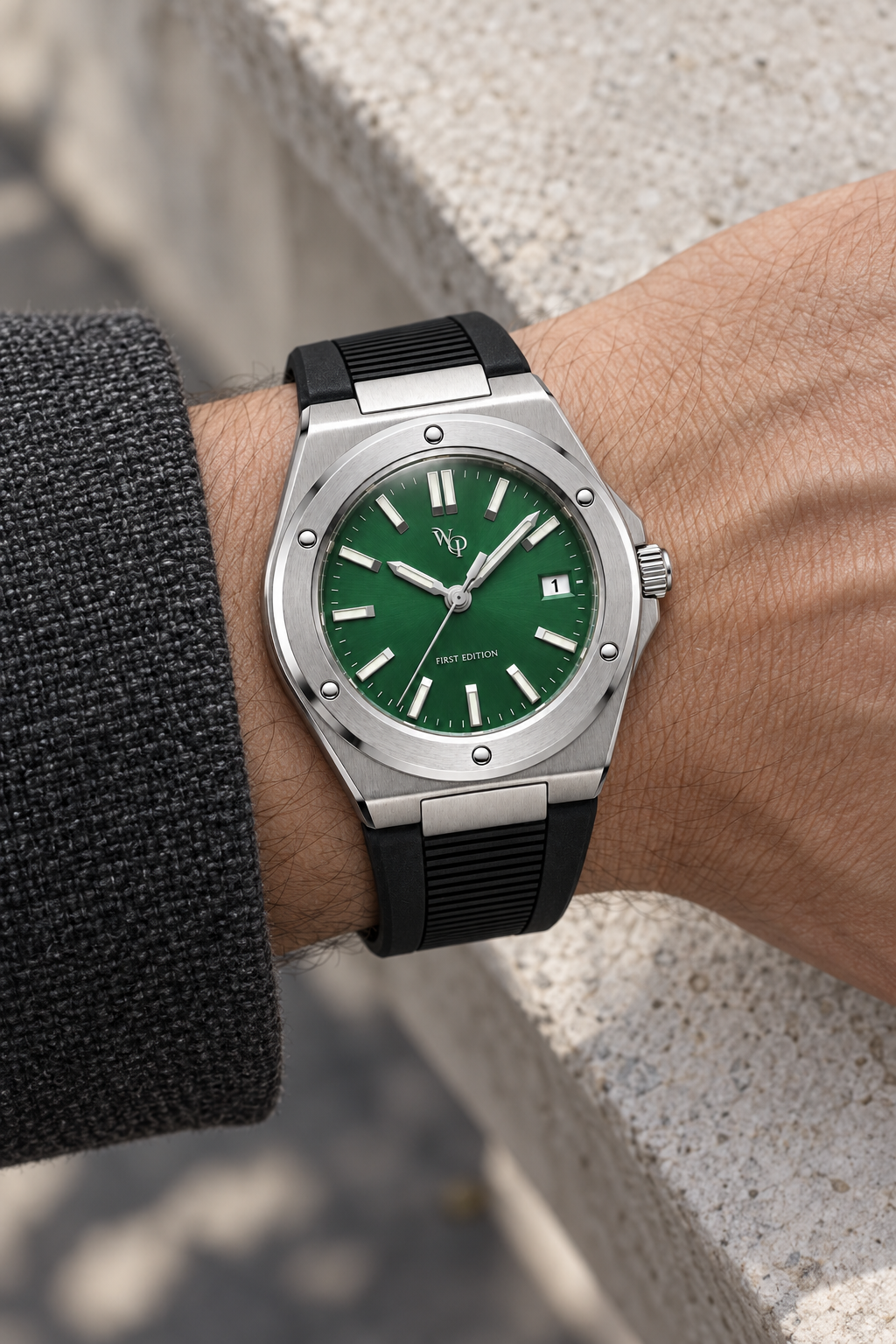 Facet 01 — Steel / Green / Strap. Gallery view 4.