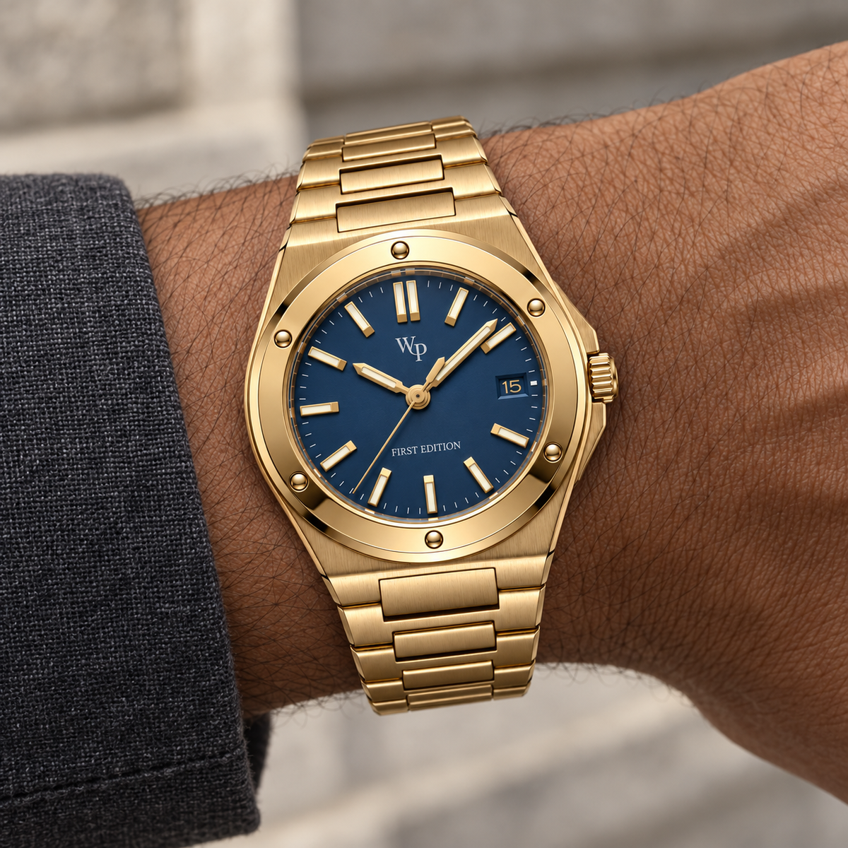 Facet 01 — Gold / Navy / Bracelet. Gallery view 4.
